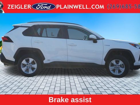 Used 2021 Toyota RAV4 LE AWD/4WD image 6