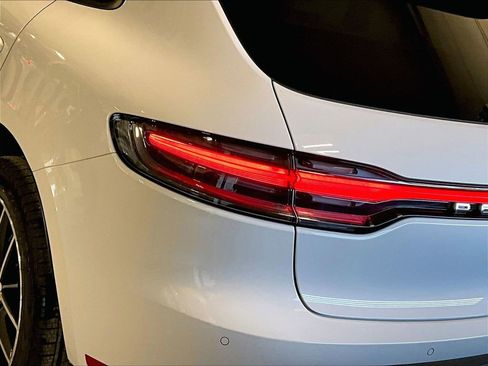 Used 2025 Porsche Macan image 31