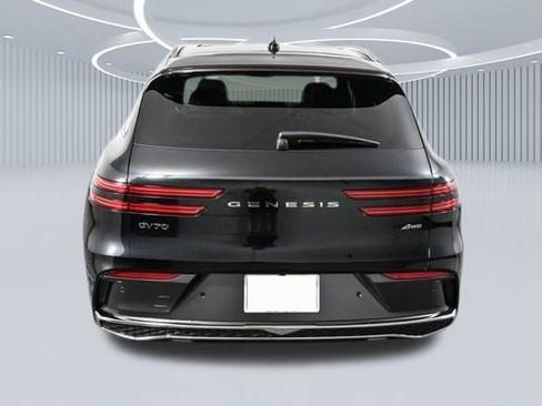 New 2026 Genesis GV70 2.5T Advanced AWD/4WD image 10