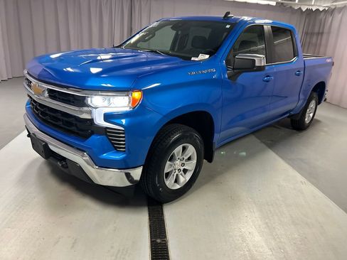 Used 2025 Chevrolet Silverado 1500 LT image 3