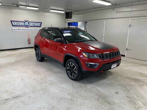 Used 2021 Jeep Compass Trailhawk AWD/4WD image 10