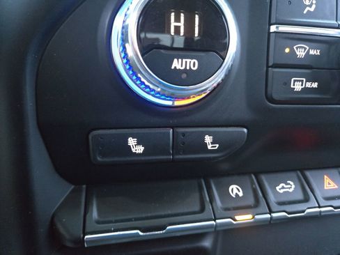 Used 2020 GMC Sierra 1500 Elevation w/ Elevation Value Package image 23