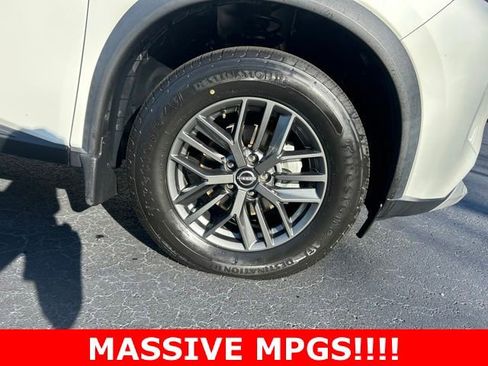 Used 2023 Nissan Rogue S AWD/4WD image 8