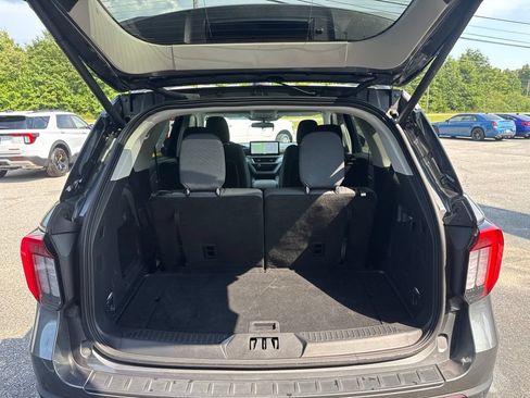 Used 2025 Ford Explorer Active AWD/4WD image 15
