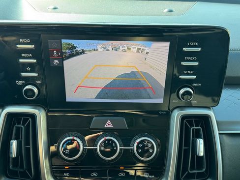 Certified 2023 Kia Sorento LX AWD/4WD image 18