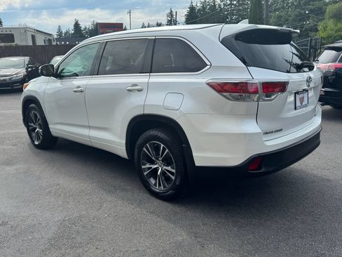 Used 2016 Toyota Highlander XLE AWD/4WD image 5