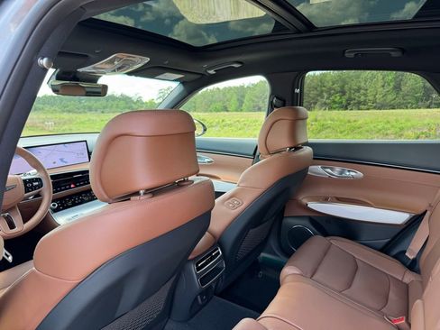 New 2026 Genesis GV70 2.5T Advanced image 24