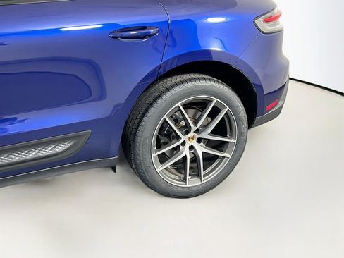 Used 2024 Porsche Macan AWD/4WD image 31