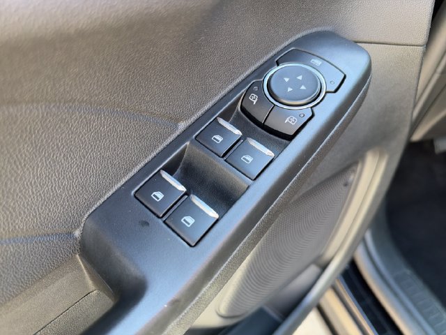 Used 2025 Ford Escape ST-Line Select AWD/4WD image 13