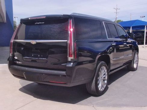 Used 2017 Cadillac Escalade ESV Premium Luxury AWD/4WD image 19