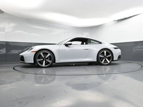Used 2025 Porsche 911 Carrera image 33