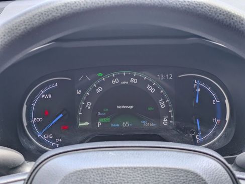 Used 2025 Toyota RAV4 XLE image 16