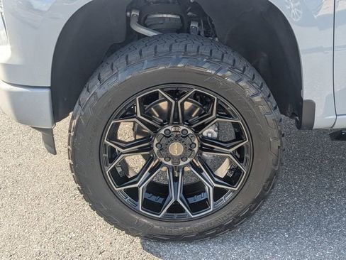 Used 2024 Chevrolet Silverado 1500 Custom image 11