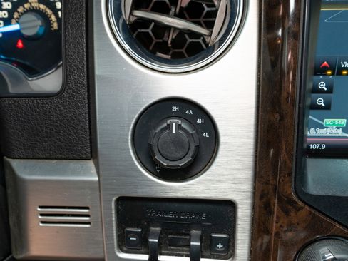 Used 2013 Ford F150 Platinum image 27