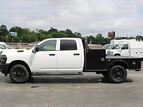 Used 2025 RAM 2500 Tradesman AWD/4WD image 6