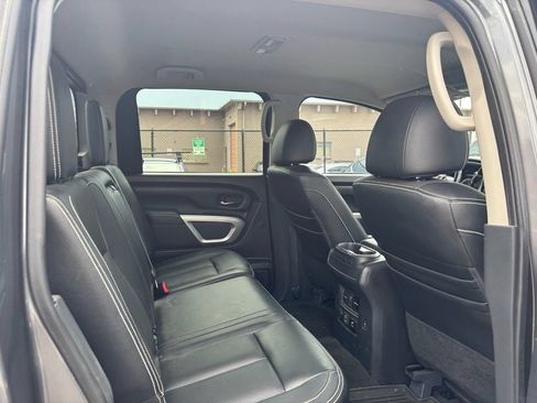 Used 2019 Nissan Titan PRO-4X w/ Pro-4x Convenience Package AWD/4WD image 12