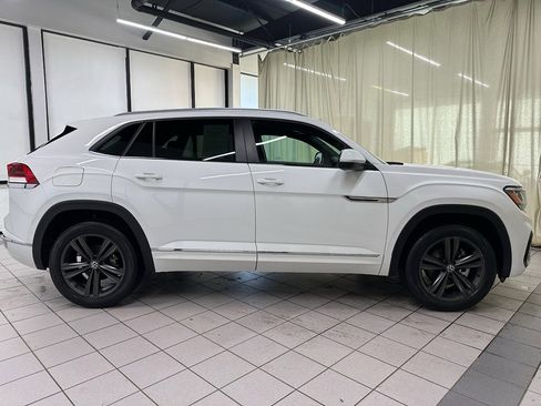 Used 2021 Volkswagen Atlas Cross Sport SE image 3