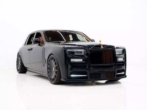 Used 2024 Rolls-Royce Phantom Sedan w/ The Phantom Package RWD image 3