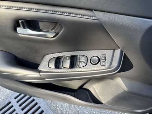 Used 2022 Nissan Sentra SV w/ Trunk Package image 26