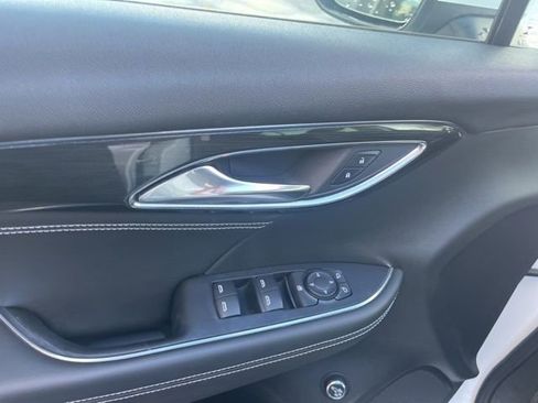 Used 2022 Buick Envision Preferred image 19