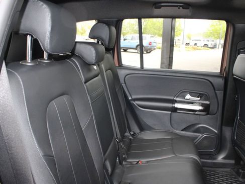 Used 2022 Mercedes-Benz GLB 250 4MATIC image 50