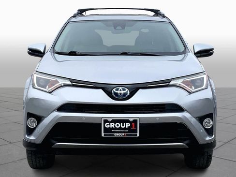 Used 2018 Toyota RAV4 XLE image 4