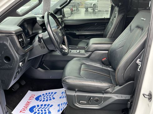 Used 2022 Ford Expedition Platinum image 7