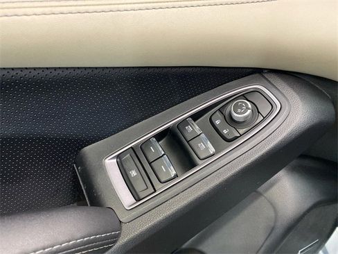 Used 2022 Subaru Ascent Limited w/ Technology Package image 11