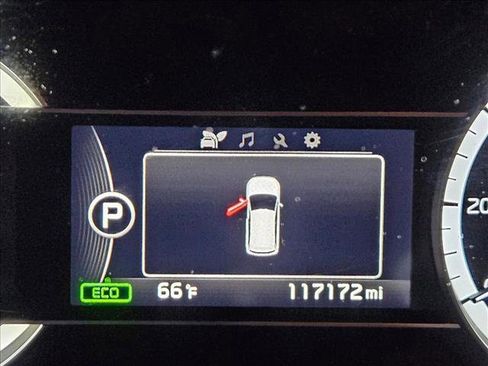 Used 2018 Kia Niro LX image 16