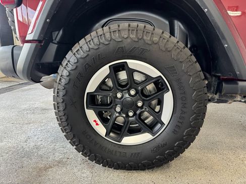 Used 2021 Jeep Wrangler Unlimited Rubicon w/ Uconnect 4C Nav & Sound Group AWD/4WD image 28