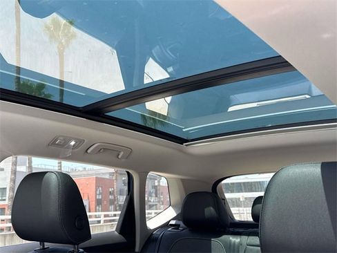 New 2025 Volkswagen Taos SE image 27