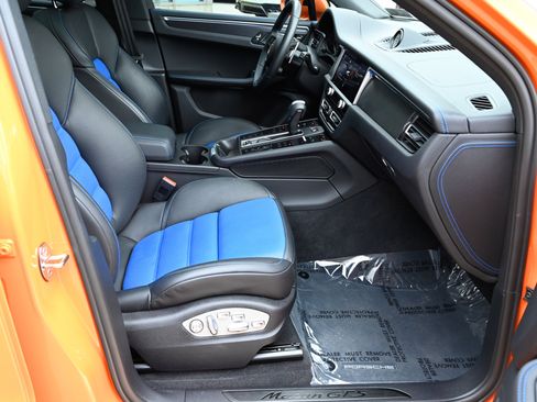 Used 2023 Porsche Macan GTS AWD/4WD image 53