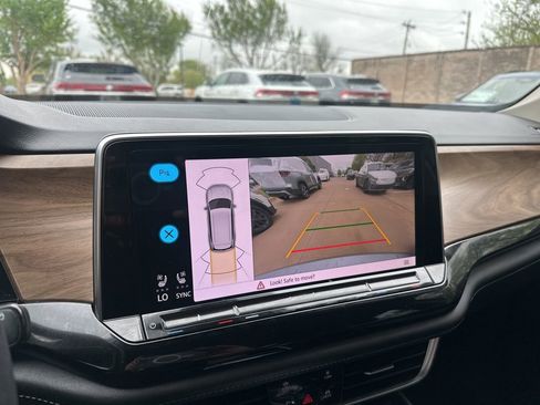 Used 2024 Volkswagen Atlas SE w/ Black Wheel Package image 24