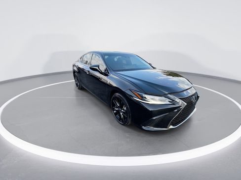 Used 2023 Lexus ES 300h F Sport w/ Accessory Package (Z2) image 2