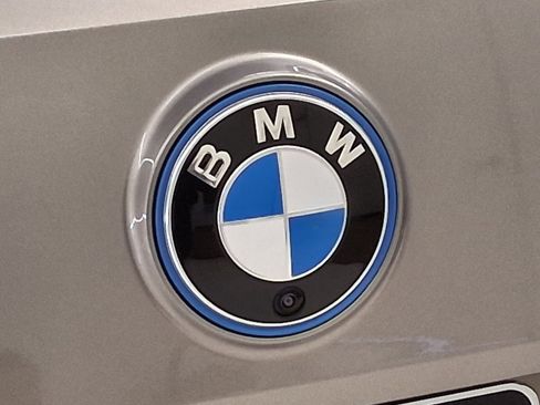 Used 2023 BMW iX xDrive50 w/ Sport Package AWD/4WD image 25