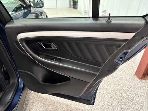 Used 2016 Ford Taurus SEL FWD image 17