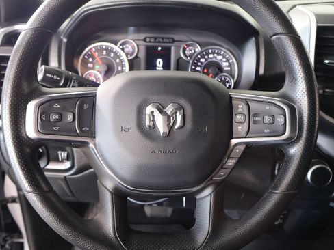 Used 2025 RAM 1500 Big Horn AWD/4WD image 3