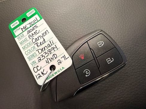 Used 2025 GMC Canyon Denali AWD/4WD image 51