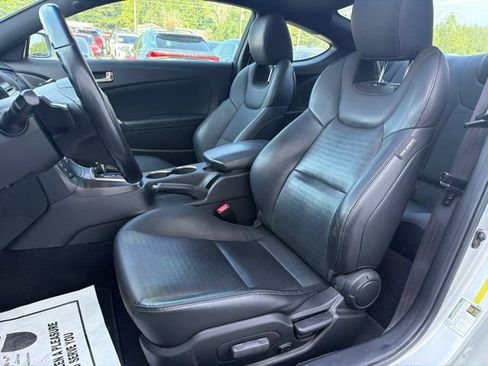Used 2013 Hyundai Genesis 3.8 RWD image 22