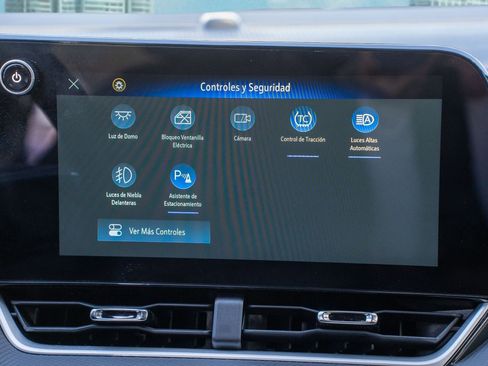 Used 2025 Chevrolet Equinox LT w/ Safety and Technology Package image 21