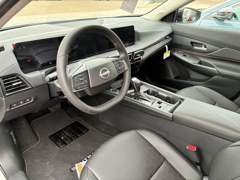 New 2026 Nissan Sentra SR FWD image 12