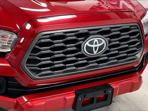 Used 2020 Toyota Tacoma TRD Sport image 30