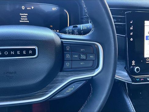 Used 2023 Jeep Wagoneer Series III w/ Rear Seat Video Group 1 image 16