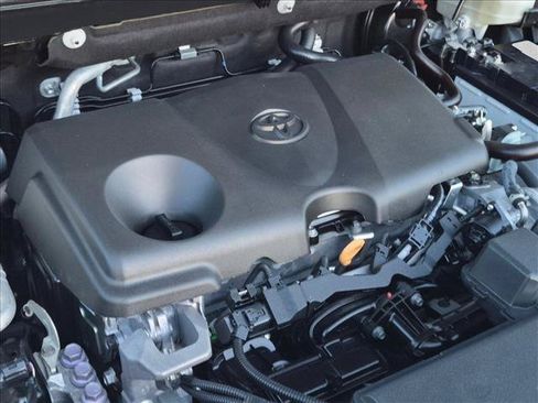 Certified 2025 Toyota RAV4 XLE FWD image 21