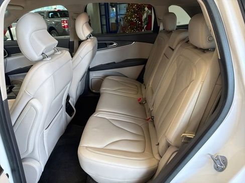 Used 2018 Lincoln MKX Select w/ Select Plus Package image 25