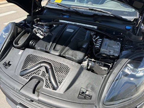 Used 2020 Porsche Macan S AWD/4WD image 18