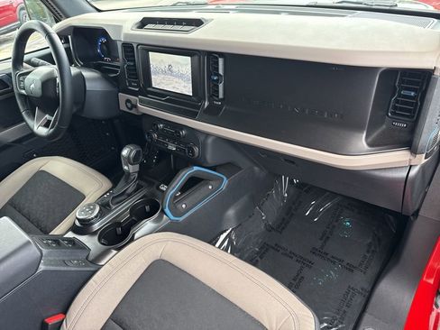 Used 2022 Ford Bronco Wildtrak AWD/4WD image 14