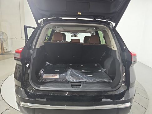 New 2026 Nissan Rogue Platinum image 23