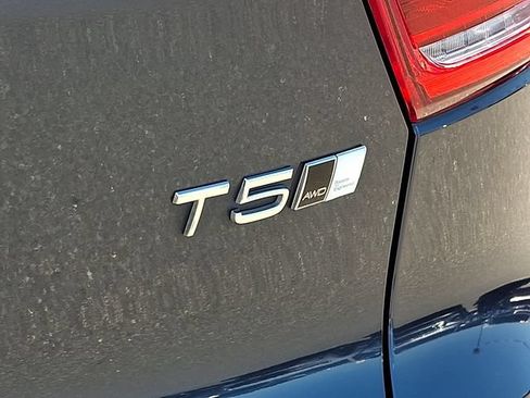 Used 2022 Volvo XC40 T5 R-Design AWD/4WD image 29