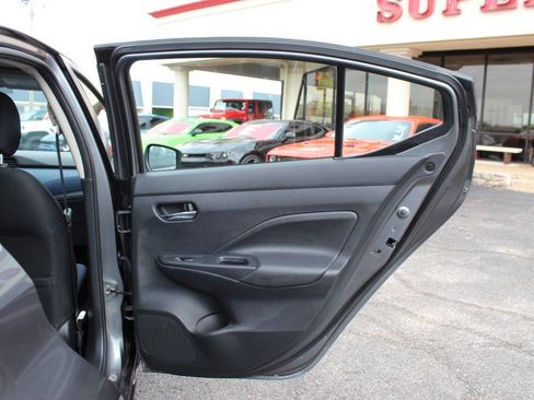 Used 2025 Nissan Versa SV FWD image 12